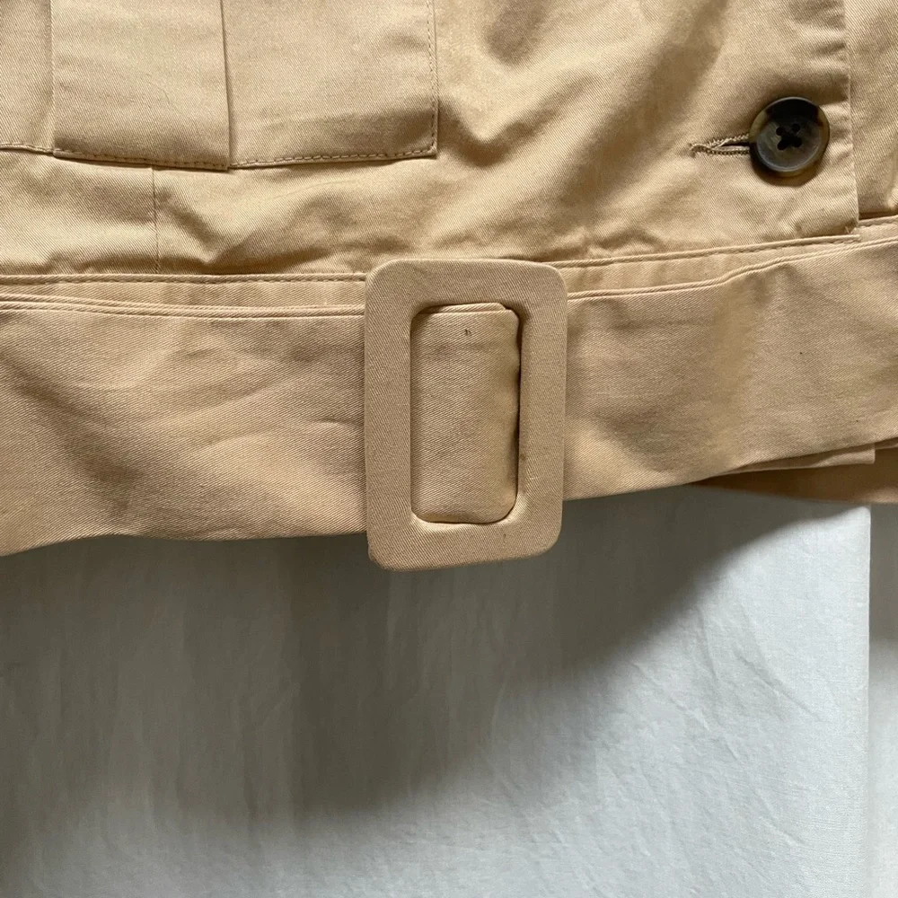 Avant-Garde Tan Blazer with Asymmetrical Design - Picture 3 of 7